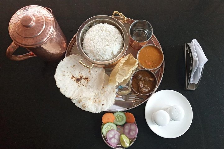 Eine malerische Kaffee- und Gewürzplantagen-Tour in Madikeri, Indien, mit üppigem Grün und Kaffeepflanzen, Foto 18 | wizardtrip