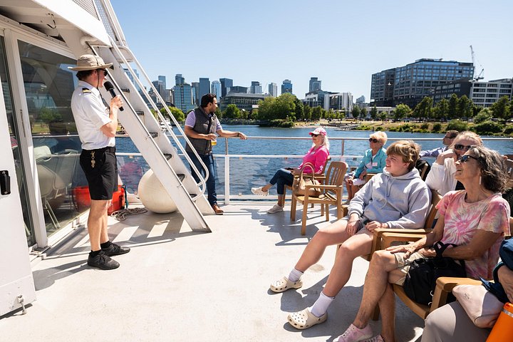 Malerische Bootstour durch die Wasserwege Seattles, einschließlich der Ballard Locks und der Skyline der Stadt, Foto 6 | wizardtrip