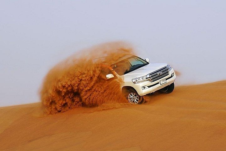 Vivez un safari exaltant dans le désert de Dubaï avec dune bashing, sandboard et spectacles, photo 14 | wizardtrip