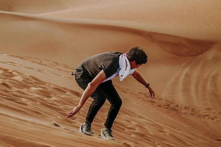 Vivez un safari exaltant dans le désert de Dubaï avec dune bashing, sandboard et spectacles, photo 18 | wizardtrip