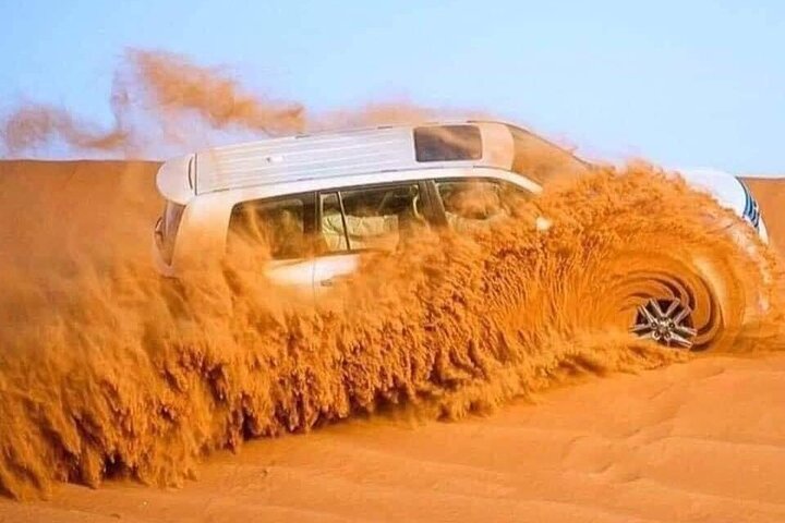 Vivez un safari exaltant dans le désert de Dubaï avec dune bashing, sandboard et spectacles, photo 20 | wizardtrip
