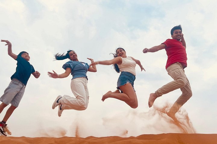 Vivez un safari exaltant dans le désert de Dubaï avec dune bashing, sandboard et spectacles, photo 40 | wizardtrip