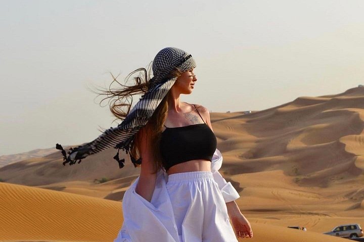 Vivez un safari exaltant dans le désert de Dubaï avec dune bashing, sandboard et spectacles, photo 46 | wizardtrip