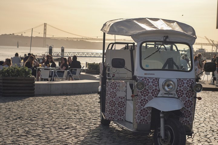 Private Tuk Tuk tour exploring historic Lisbon neighborhoods and landmarks, photo 8 | wizardtrip