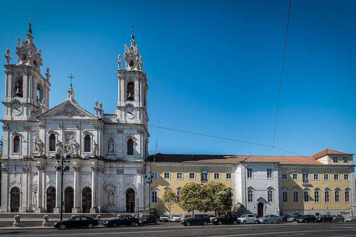 Private Tuk Tuk tour exploring historic Lisbon neighborhoods and landmarks, photo 22 | wizardtrip