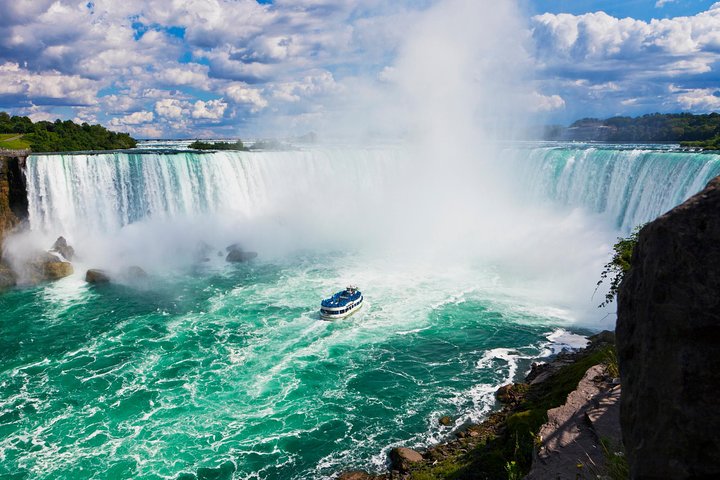 Niagara Falls Canadian Side Tour With Boat Ride & Skylon Tower | wizardtrip