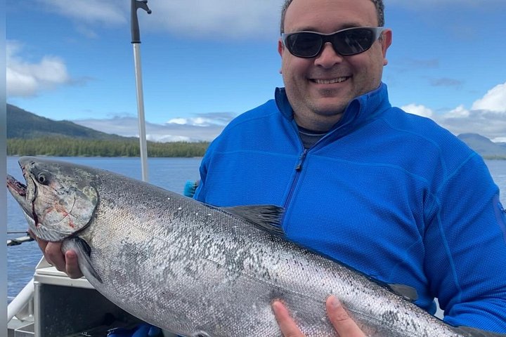 Genießen Sie ein aufregendes Lachs- und Heilbuttfang-Abenteuer in den Gewässern von Ketchikan, Alaska, Foto 21 | wizardtrip