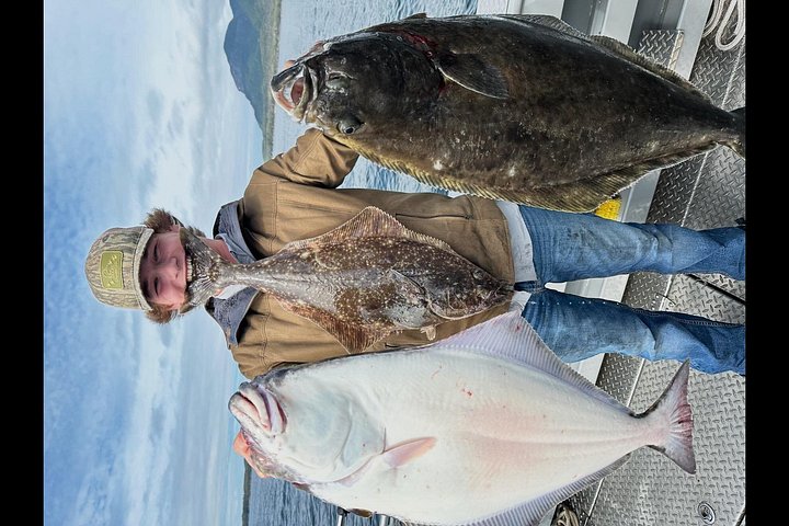 Genießen Sie ein aufregendes Lachs- und Heilbuttfang-Abenteuer in den Gewässern von Ketchikan, Alaska, Foto 29 | wizardtrip