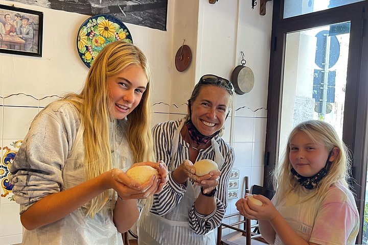 Corso pratico di pizza e tiramisù a Napoli con uno chef professionista, foto 8 | wizardtrip