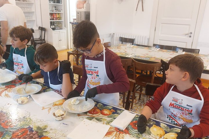 Corso pratico di pizza e tiramisù a Napoli con uno chef professionista, foto 9 | wizardtrip