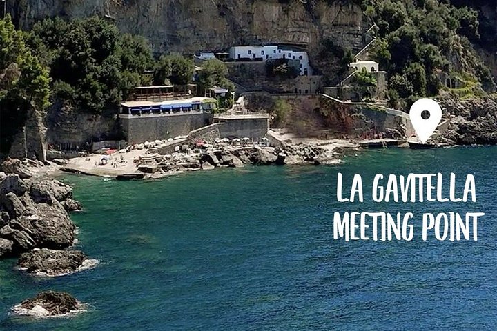 Bådtur til Capri fra Positano, der viser øens fantastiske kystlinje og grotter, foto 28 | wizardtrip