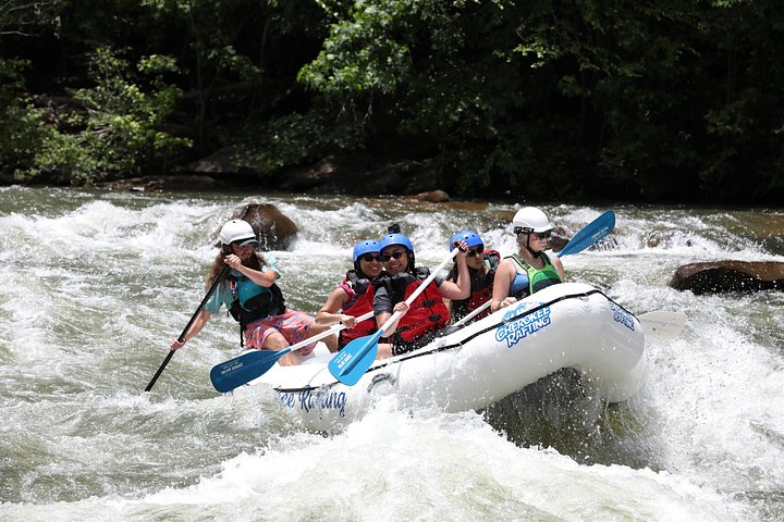Wildwasser-Kajak-Abenteuer auf dem Ocoee River mit aufregenden Stromschnellen und malerischen Waldblicken, Foto 11 | wizardtrip