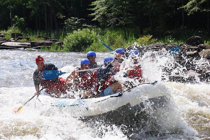 Wildwasser-Kajak-Abenteuer auf dem Ocoee River mit aufregenden Stromschnellen und malerischen Waldblicken, Foto 16 | wizardtrip