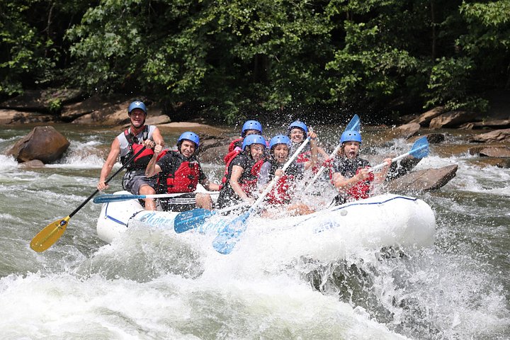 Wildwasser-Kajak-Abenteuer auf dem Ocoee River mit aufregenden Stromschnellen und malerischen Waldblicken, Foto 18 | wizardtrip