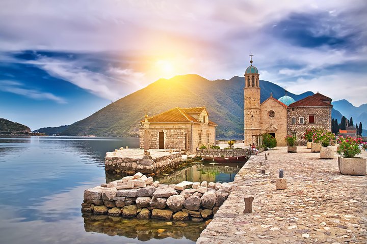Hurtigbåttur i Kotorbukten, Montenegro, som besøker Perast og Vår Frue av Klippene, foto 11 | wizardtrip