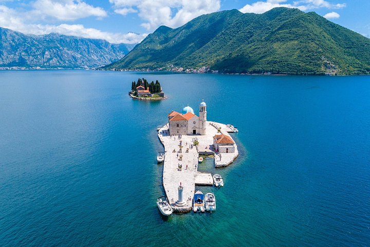 Hurtigbåttur i Kotorbukten, Montenegro, som besøker Perast og Vår Frue av Klippene, foto 15 | wizardtrip