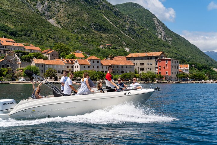 Hurtigbåttur i Kotorbukten, Montenegro, som besøker Perast og Vår Frue av Klippene, foto 17 | wizardtrip
