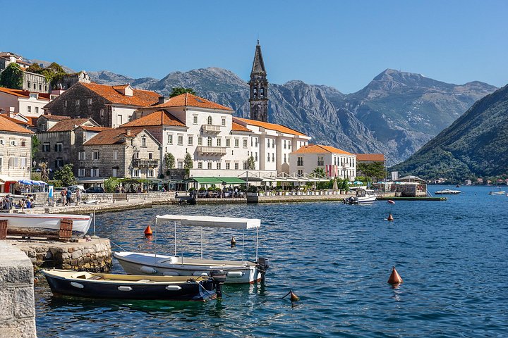 Hurtigbåttur i Kotorbukten, Montenegro, som besøker Perast og Vår Frue av Klippene, foto 19 | wizardtrip