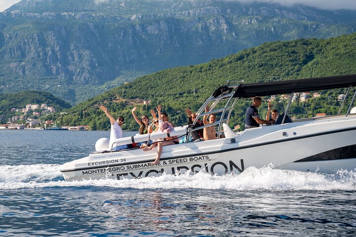 Hurtigbåttur i Kotorbukten, Montenegro, som besøker Perast og Vår Frue av Klippene, foto 29 | wizardtrip