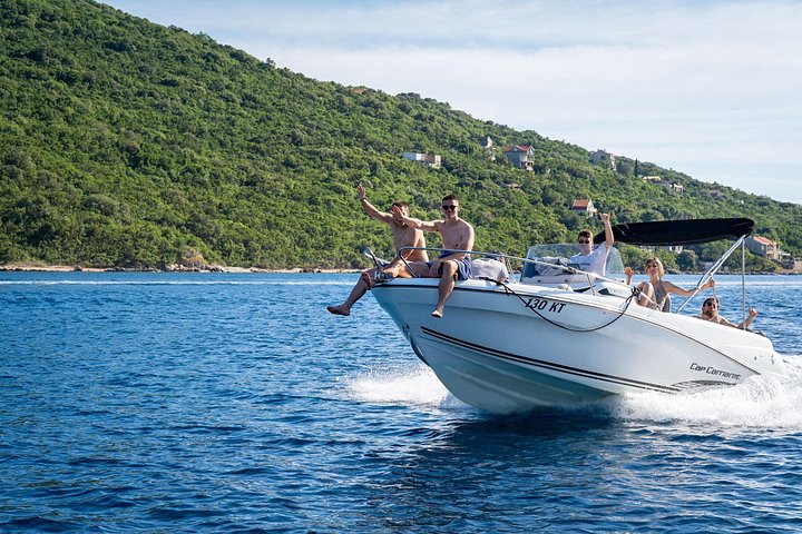 Hurtigbåttur i Kotorbukten, Montenegro, som besøker Perast og Vår Frue av Klippene, foto 31 | wizardtrip