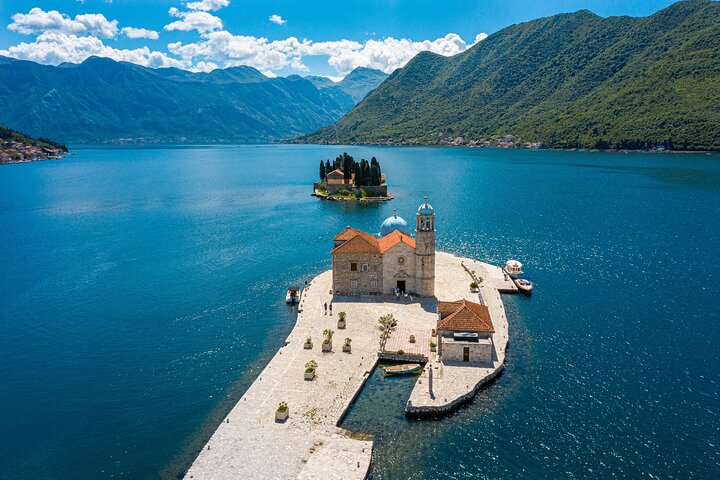 Hurtigbåttur i Kotorbukten, Montenegro, som besøker Perast og Vår Frue av Klippene, foto 36 | wizardtrip