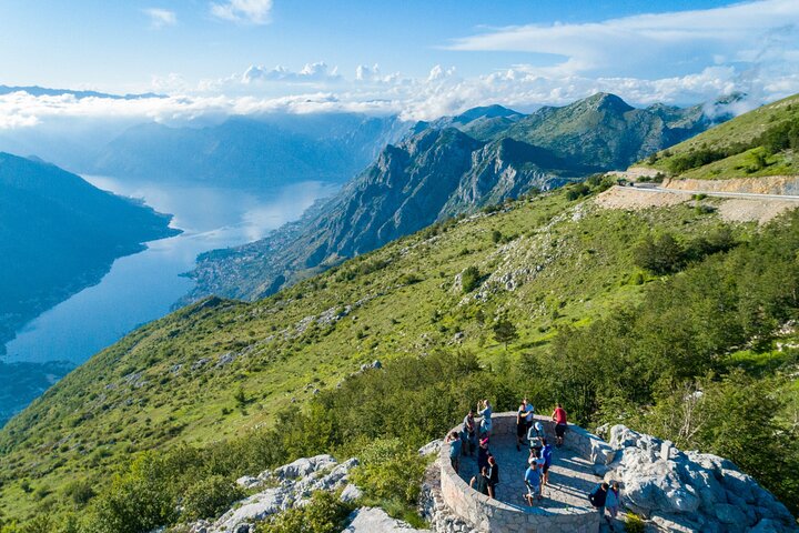 Tour en barco por la Bahía de Kotor, Montenegro, visitando la Cueva Azul, Nuestra Señora de las Rocas y la playa de Žanjic, foto 27 | wizardtrip