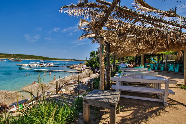 Excursion en bateau pirate tout compris à Pula, Croatie, explorant grottes, phares et îles, photo 10 | wizardtrip