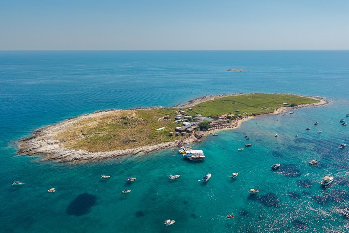 Excursion en bateau pirate tout compris à Pula, Croatie, explorant grottes, phares et îles, photo 16 | wizardtrip