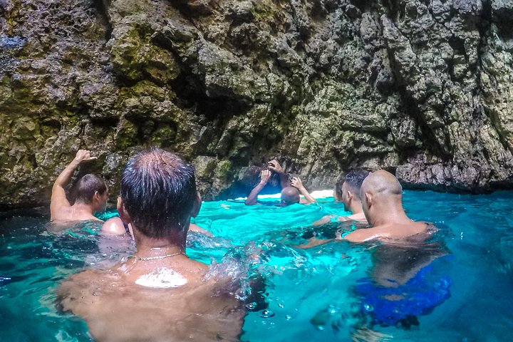 Excursion en bateau pirate tout compris à Pula, Croatie, explorant grottes, phares et îles, photo 18 | wizardtrip