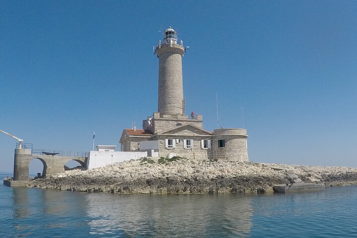 Excursion en bateau pirate tout compris à Pula, Croatie, explorant grottes, phares et îles, photo 22 | wizardtrip