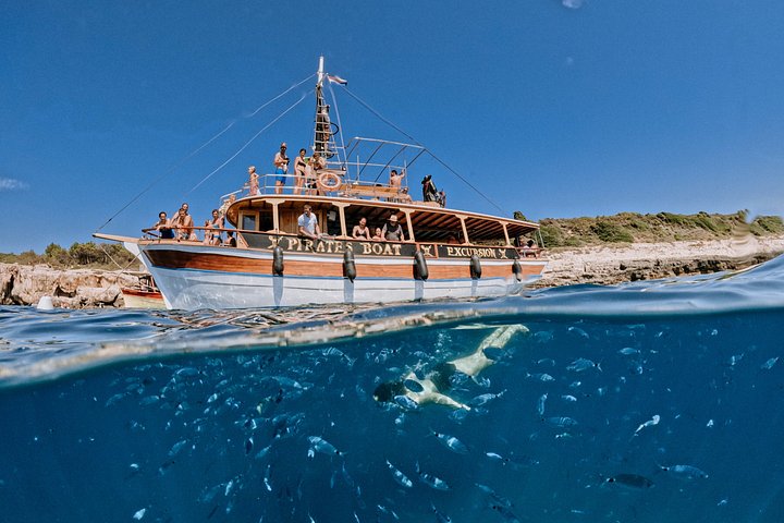 Excursion en bateau pirate tout compris à Pula, Croatie, explorant grottes, phares et îles, photo 23 | wizardtrip