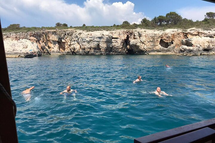 Excursion en bateau pirate tout compris à Pula, Croatie, explorant grottes, phares et îles, photo 24 | wizardtrip