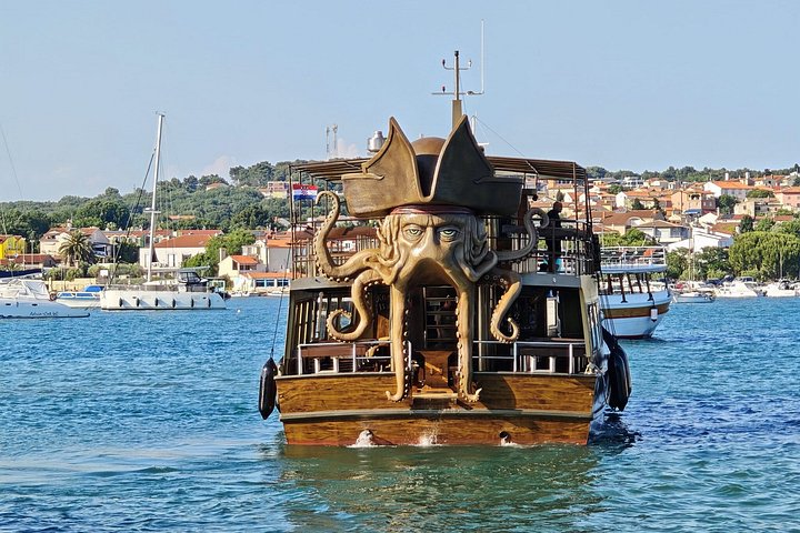 Excursion en bateau pirate tout compris à Pula, Croatie, explorant grottes, phares et îles, photo 25 | wizardtrip