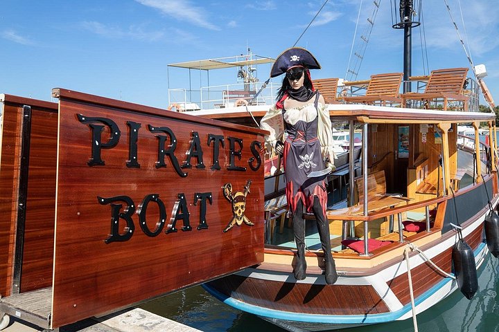 Excursion en bateau pirate tout compris à Pula, Croatie, explorant grottes, phares et îles, photo 40 | wizardtrip