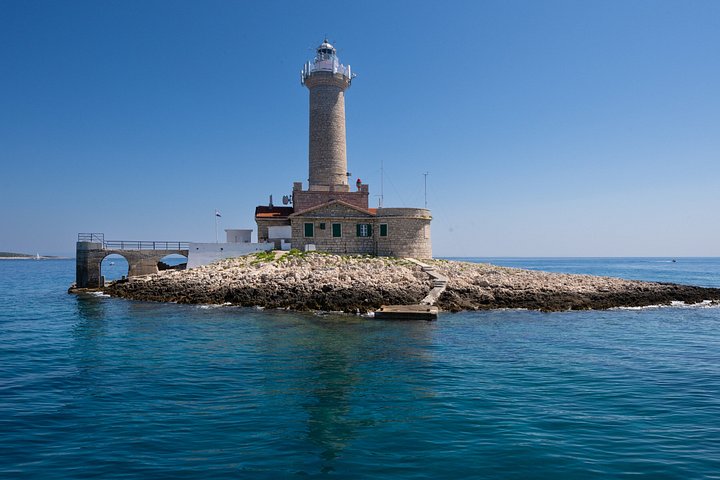 Excursion en bateau pirate tout compris à Pula, Croatie, explorant grottes, phares et îles, photo 46 | wizardtrip