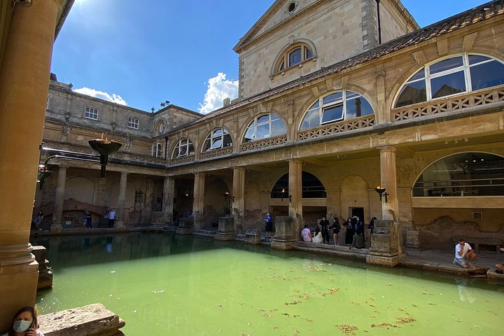 Private tour visiting Windsor Castle, Stonehenge, and the Roman Baths in Bath, England, photo 7 | wizardtrip
