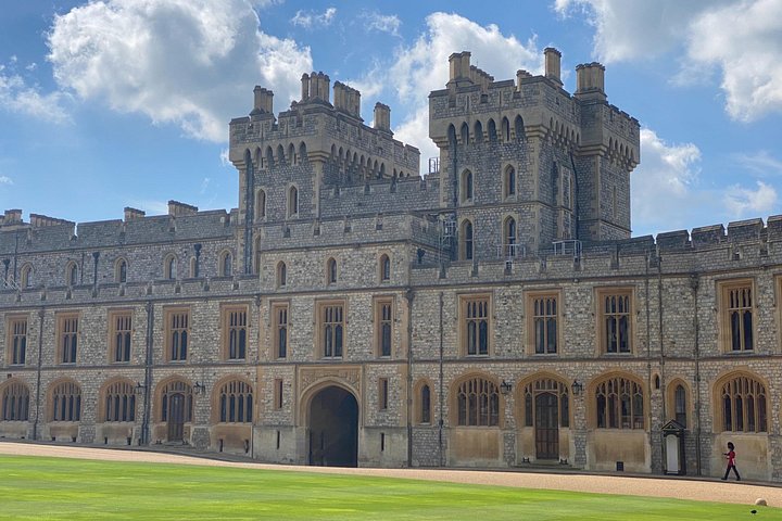 Private tour visiting Windsor Castle, Stonehenge, and the Roman Baths in Bath, England, photo 22 | wizardtrip