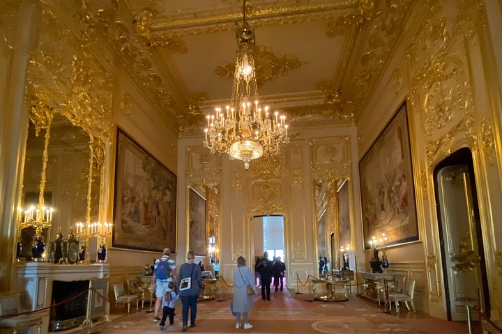 Private tour visiting Windsor Castle, Stonehenge, and the Roman Baths in Bath, England, photo 38 | wizardtrip