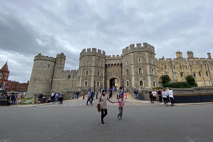 Private tour visiting Windsor Castle, Stonehenge, and the Roman Baths in Bath, England, photo 43 | wizardtrip