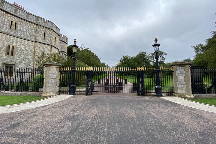 Private tour visiting Windsor Castle, Stonehenge, and the Roman Baths in Bath, England, photo 46 | wizardtrip