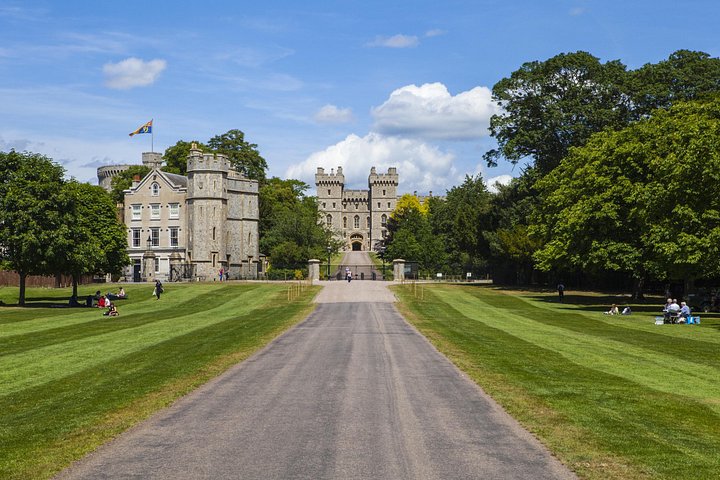 Private tour visiting Windsor Castle, Stonehenge, and the Roman Baths in Bath, England, photo 49 | wizardtrip