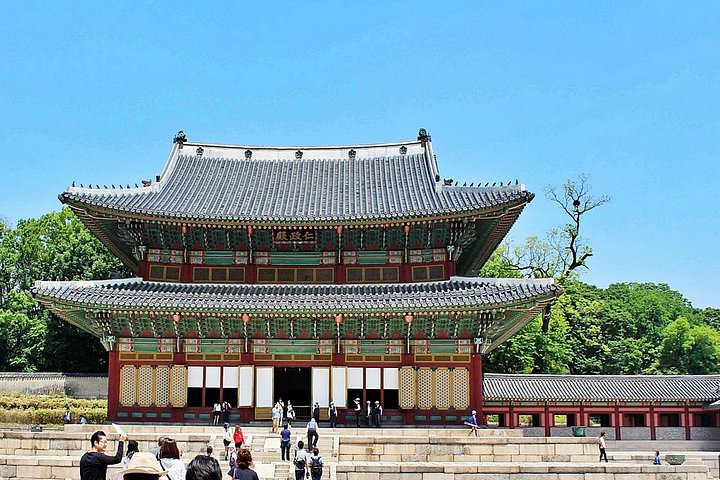 Excursión de día completo explorando los palacios reales de Seúl, mercados tradicionales y sitios culturales con un guía experto, foto 9 | wizardtrip