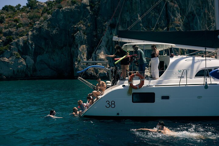 Catamaran Cruise in Nafplio | Greek Buffet & Open Bar | wizardtrip