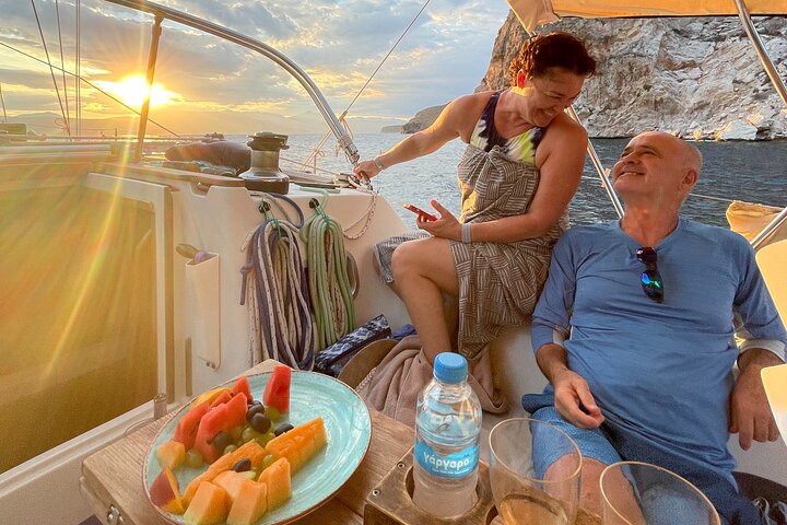Semi-privé catamarantocht in Nafplio, Griekenland, met zwemmen, lokaal eten en schilderachtige uitzichten, foto 10 | wizardtrip