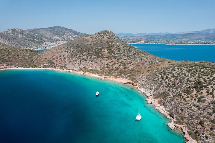 Semi-privé catamarantocht in Nafplio, Griekenland, met zwemmen, lokaal eten en schilderachtige uitzichten, foto 13 | wizardtrip