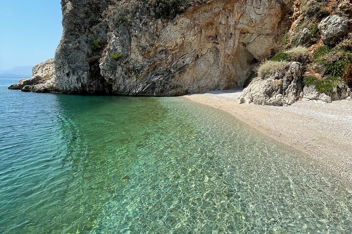 Semi-privé catamarantocht in Nafplio, Griekenland, met zwemmen, lokaal eten en schilderachtige uitzichten, foto 16 | wizardtrip