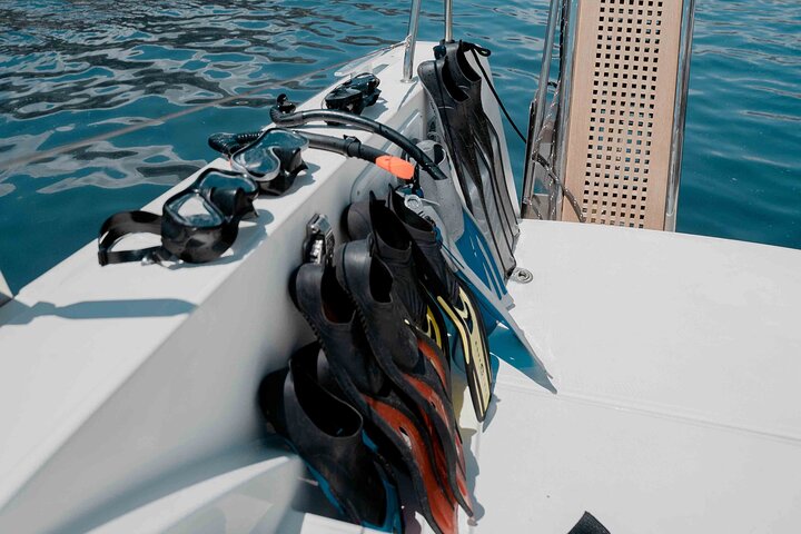 Semi-privé catamarantocht in Nafplio, Griekenland, met zwemmen, lokaal eten en schilderachtige uitzichten, foto 18 | wizardtrip