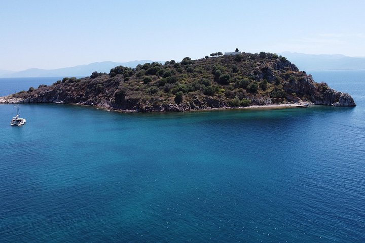 Semi-privé catamarantocht in Nafplio, Griekenland, met zwemmen, lokaal eten en schilderachtige uitzichten, foto 29 | wizardtrip