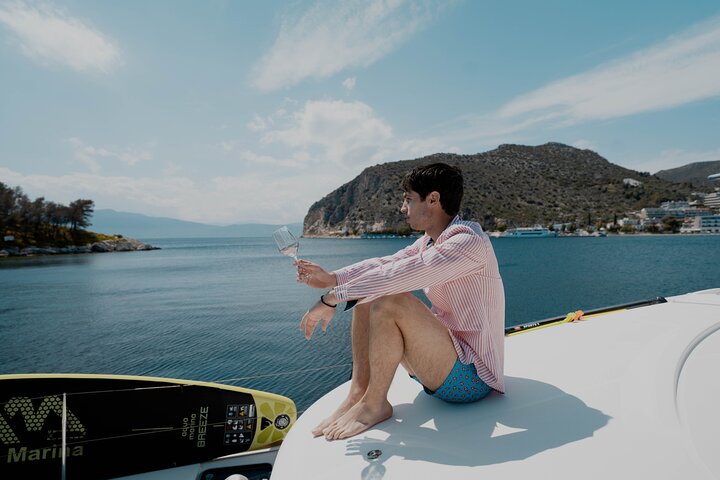 Semi-privé catamarantocht in Nafplio, Griekenland, met zwemmen, lokaal eten en schilderachtige uitzichten, foto 33 | wizardtrip