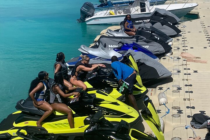 Jet ski tour around a shipwreck and secluded cays in Providenciales, Turks and Caicos, photo 6 | wizardtrip